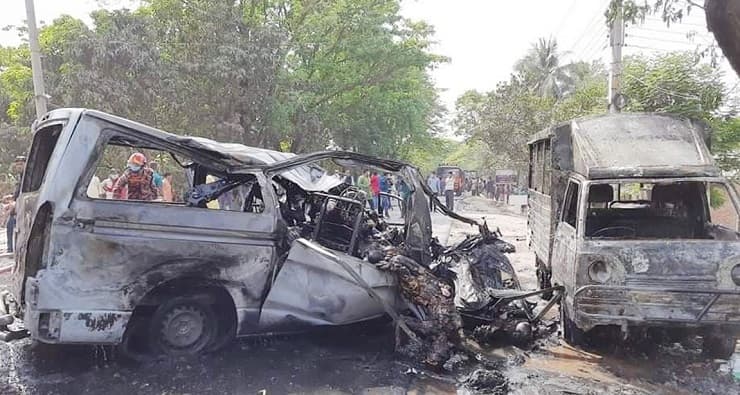 রাজশাহীতে তিন যানের সংঘর্ষে নিহত বেড়ে ১৭