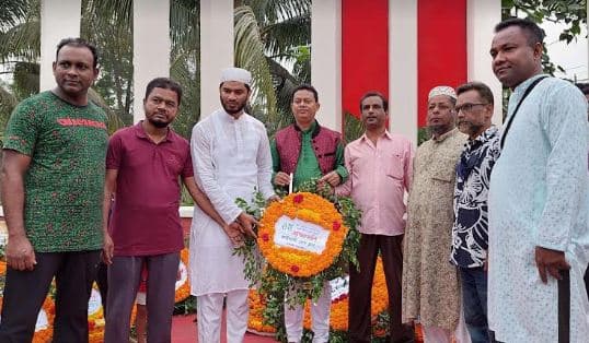মহান স্বাধীনতা দিবসে শহীদদের প্রতি কাউখালী প্রেসক্লাবের শ্রদ্ধা নিবেদন