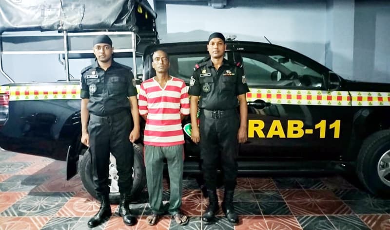 ফরিদপুরে চাঞ্চল্যকর শান্তা হত্যার প্রধান আসামী বাচ্চু গ্রেফতার