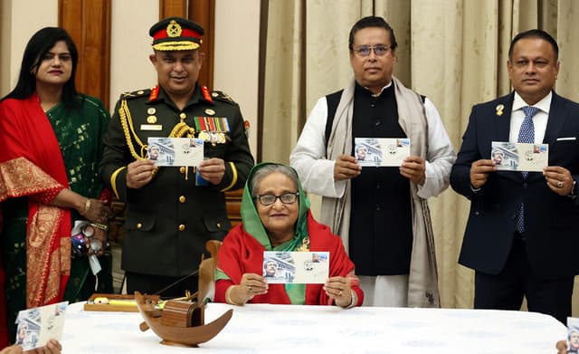 বিজয় দিবসে স্মারক ডাকটিকিট অবমুক্ত করলেন প্রধানমন্ত্রী