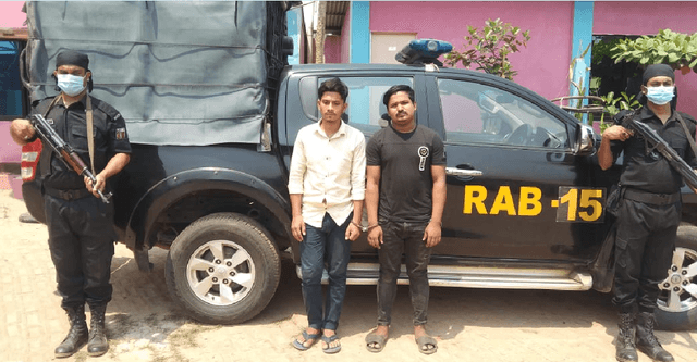 মোটর সাইকেলের ফুয়েল ট্যাংকে ইয়াবা আটক ২