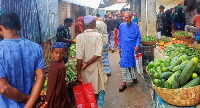 কাউখালীতে নিত্যপ্রয়োজনীয় দ্রব্যমূল্যের উর্ধ্বগতি, দিশেহারা ক্রেতারা