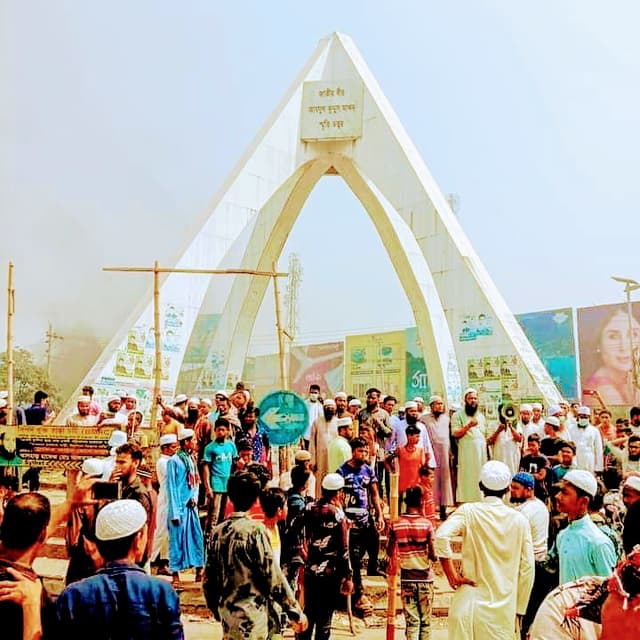 বিশ্বরোড এলাকা রণক্ষেত্র নিহত ২, আহত শতাধিক