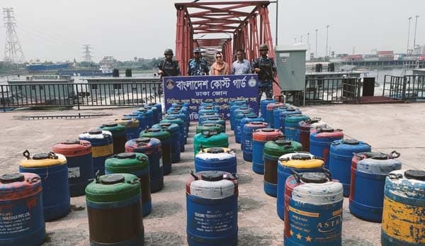 নারায়ণগঞ্জে ৩ কোটি ২০ লক্ষ পিস রেনু পোনা জব্দ
