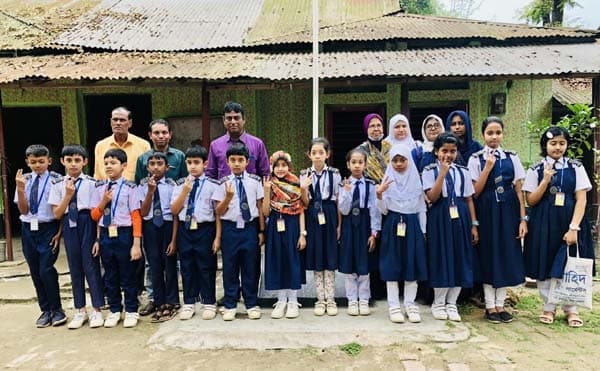 কিন্ডারগার্টেন বৃত্তিঃ হাকিমপুর উপজেলা শিশু নিকেতন শিক্ষার্থীদের উল্লাস