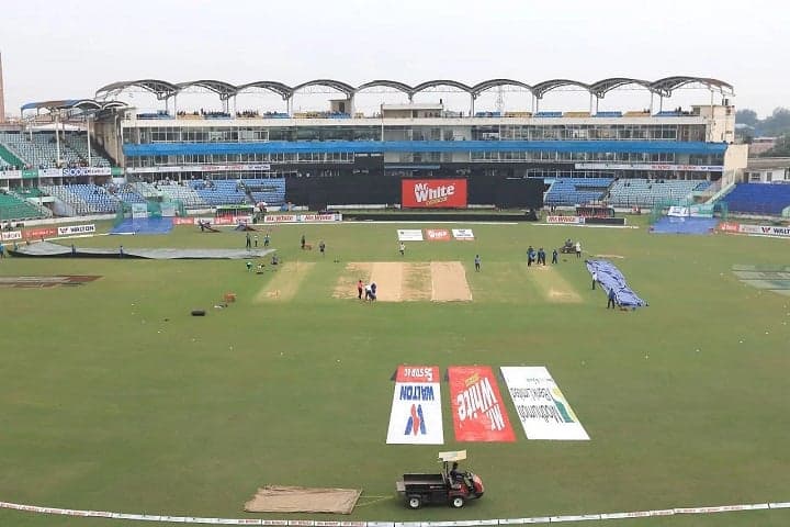 বৃষ্টির পর ব্যাটিংয়ে নামছে টাইগাররা, কমল ওভার