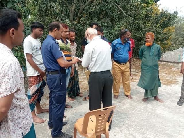 নিজের মাথায় বন্দুক ঠিকিয়ে বৃদ্ধের আত্মহত্যা