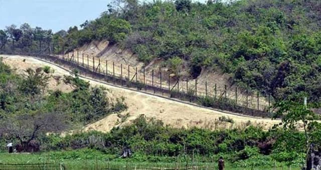 আবারও বাংলাদেশে ঢুকে পড়ল মিয়ানমারের ৩ সেনা