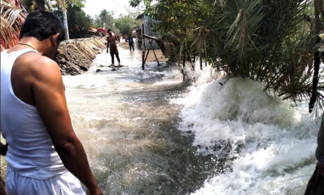 আশাশুনিতে খোলপেটুয়ার পানি বৃদ্ধি অব্যহত, ৫ গ্রাম প্লাবিত