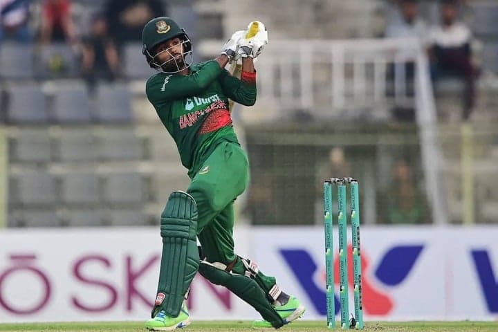 আইরিশদের বোলিং তোপে লণ্ডভণ্ড টাইগাররা