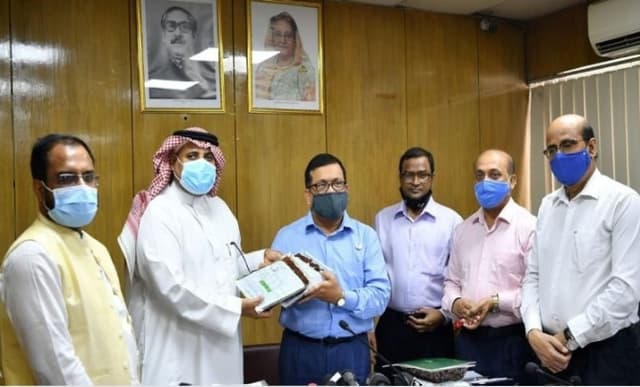 বাংলাদেশকে ৪০ টন খেজুর দিচ্ছে সৌদিআরব