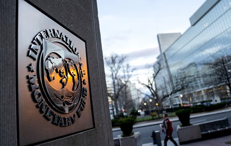 ইউক্রেনকে ১ হাজার ৫৬০ কোটি ডলার ঋণ দিচ্ছে আইএমএফ