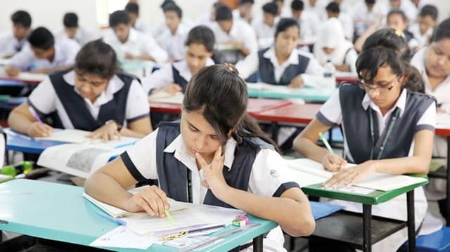 এ বছরের এইচএসসি পরীক্ষা শুরু ৩০ জুন, সূচি প্রকাশ