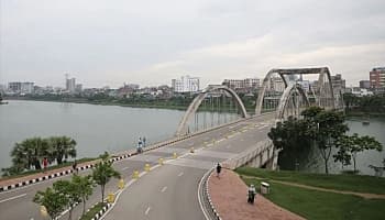 প্রাইভেটকার দুর্ঘটনায় স্ত্রী নিহত, স্বামী আহত