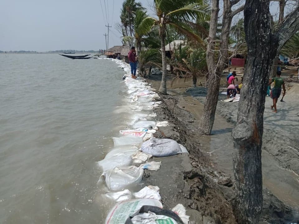 সাতক্ষীরায় সুপেয় পানির তীব্র সংকট