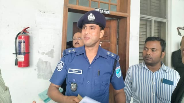 বেশি স্মার্টনেস দেখাবেন না, পুলিশ কর্মকর্তাকে হাইকোর্ট