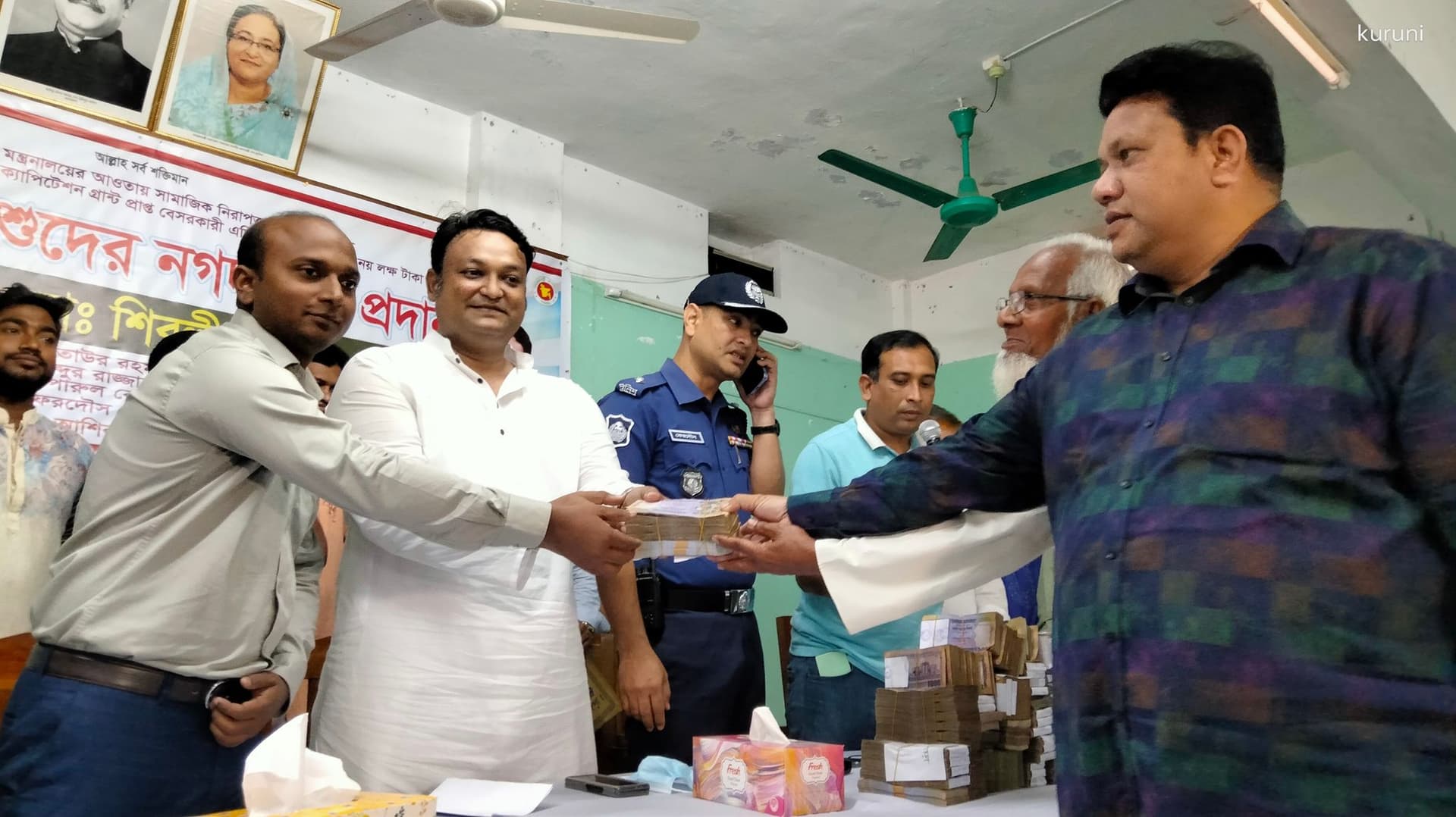 নবাবগঞ্জে ৪১টি এতিমখানায় দুই কোটি নয় লক্ষ টাকা বিতরণ