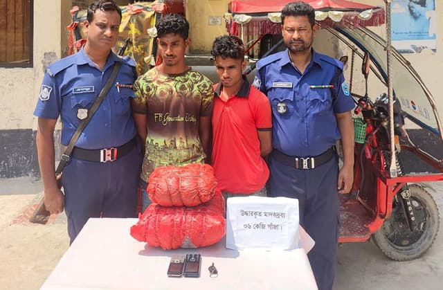 ভূরুঙ্গামারীতে ছয় কেজি গাঁজা উদ্ধার, পিতা-পুত্রসহ গ্রেপ্তার ৩