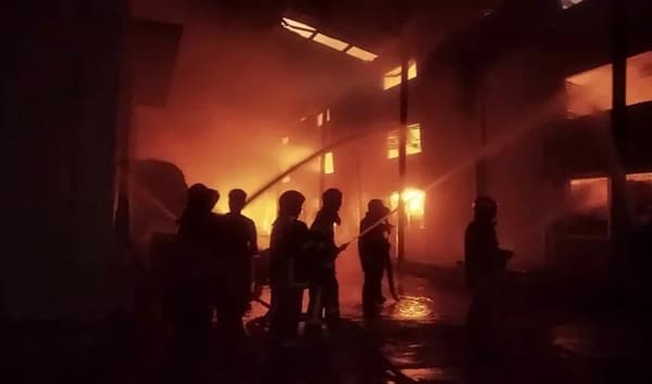 রুপসায় পাটকলে ভয়াবহ অগ্নিকান্ড, নিয়ন্ত্রণে ১৬ ইউনিট