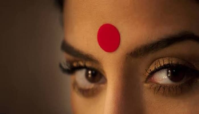 টিপ পরায় অশালীন আচরণ: সেই পুলিশ সদস্য আটক