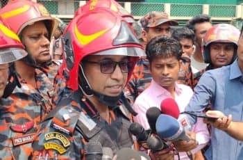 কোথাও কোথাও আগুন জ্বললেও পরিস্থিতি নিয়ন্ত্রণে: ফায়ার সার্ভিস