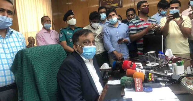 আইনশৃঙ্খলা রক্ষায় সিদ্ধান্ত নিয়েছি কঠোর অবস্থানে যাব: স্বরাষ্ট্রমন্ত্রী