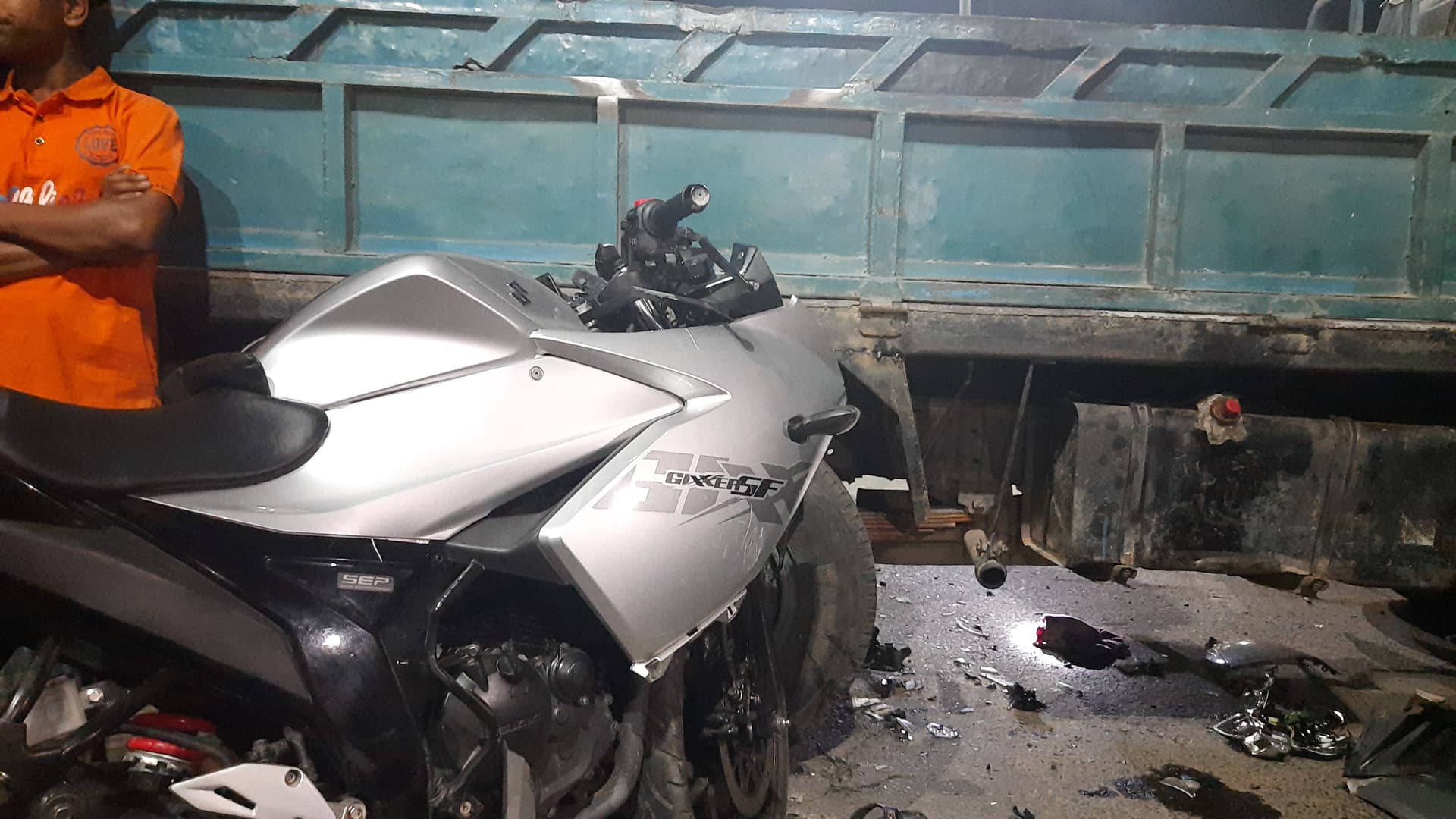 ট্রাকের সংঘর্ষে এক মোটরসাইকেল আরোহী নিহত