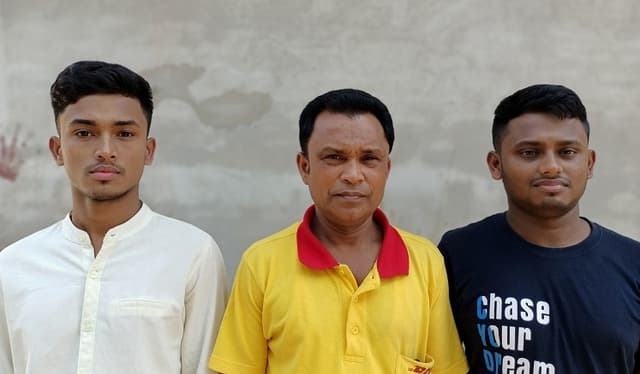 অটোরিকশা চালক বাবার যমজ দুই ছেলে পেলেন মেডিকেলে চান্স