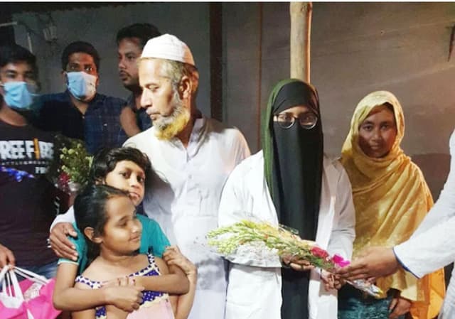 মেডিকেল ভর্তি পরীক্ষায় বাংলাদেশের মধ্যে প্রথম হয়েছে মুনমুন