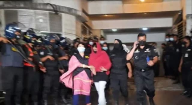 বোতল চৌধুরীর বাসা থেকে দুই নারী আটক