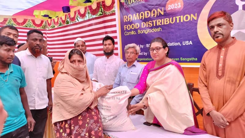 দেবীদ্বারে ২শত অসহায়ের মুখে হাসি ফুটালো বন্ধু উন্নয়ন সংস্থা