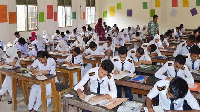বিলম্ব ফি ছাড়াই মাধ্যমিকের ফরম পূরণ করা যাবে
