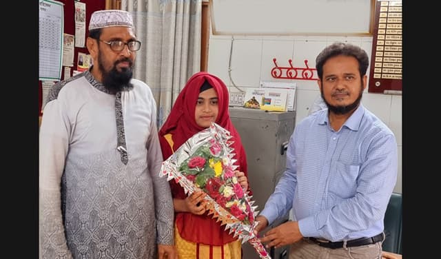 মেডিকেলে চান্স পাওয়ায় সাংবাদিক কন্যাকে শুভেচ্ছা