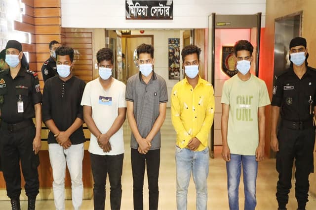 রিয়াজ বাহিনীর বিরুদ্ধে কেউ কথা বলার সাহস পেতেন না :র‍্যাব