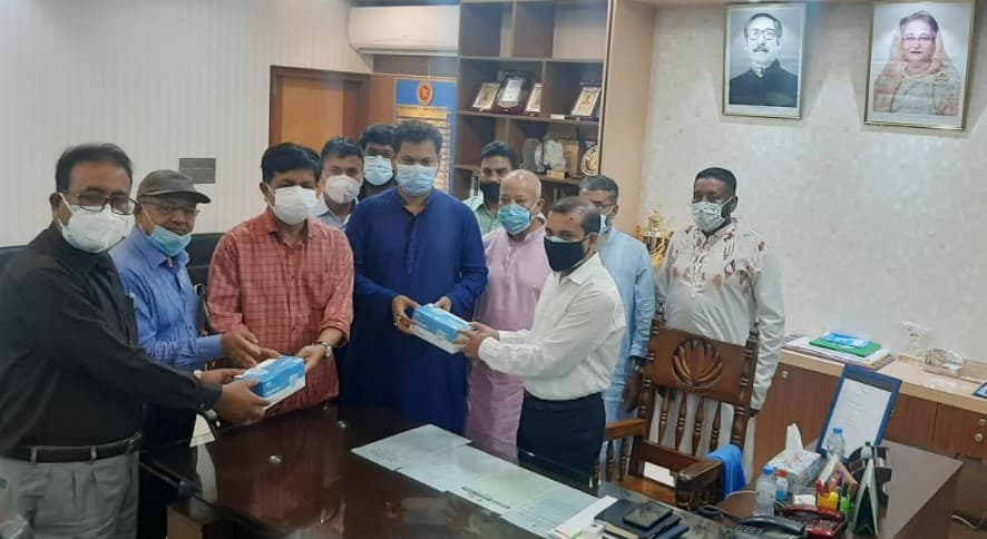 বিনামূল্যে বিতরণের জন্য ১ লাখ মাস্ক দিল চেম্বর অব কমার্স