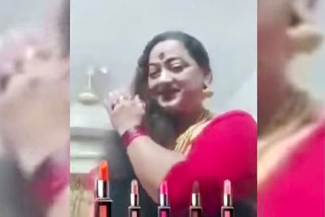 কুষ্টিয়ায় প্রধান শিক্ষিকার টিকটক ভিডিও ভাইরাল