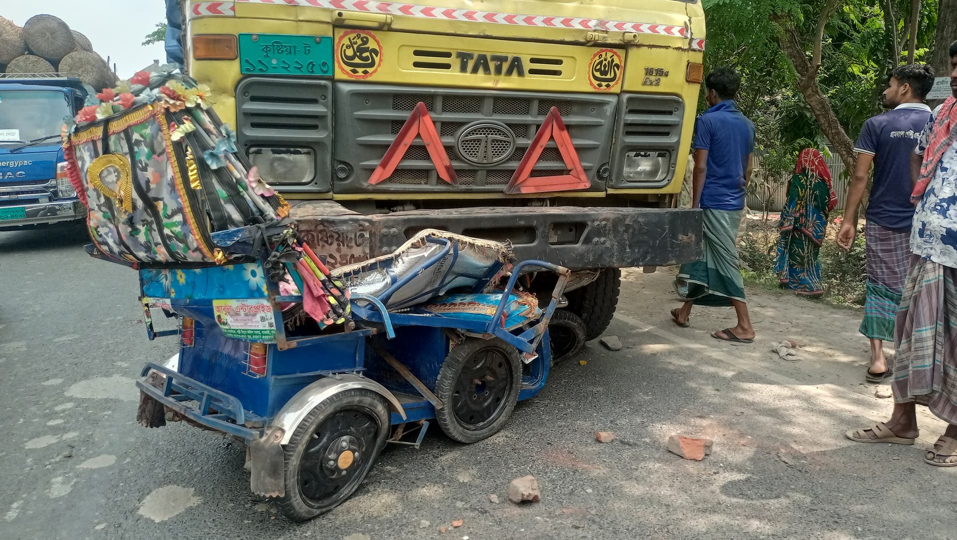গোয়ালন্দে ট্রাক অটোরিকশার সংঘর্ষে নিহত ১, আহত ২