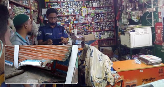 ধামইরহাটে মোবাইল ফোন দোকানে চুরি