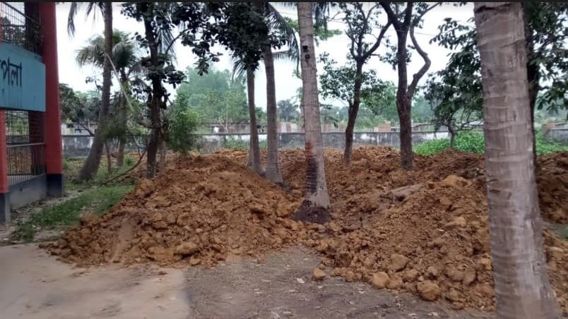 দীর্ঘদিনের জলাবদ্ধতার অবসান করলেন ইউএনও