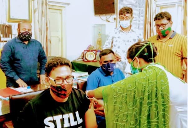 সরাইলে দ্বিতীয় ডোজের টিকা নেওয়া শুরু