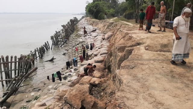 বরিশালের ১৫৮ পয়েন্টে ঝুঁকিপূর্ণ বাঁধ, ভাঙন আতঙ্কে ১৫ লাখ মানুষ
