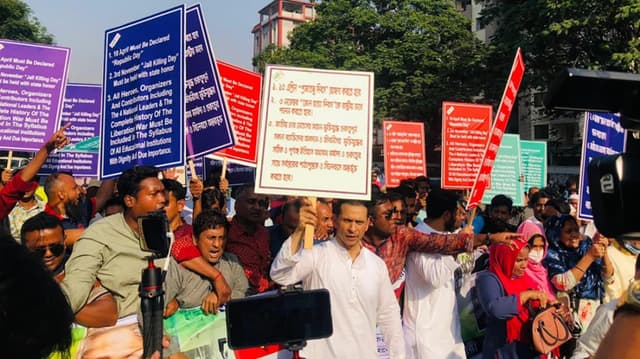 পদযাত্রা নিয়ে গণভবনে সোহেল তাজ, প্রধানমন্ত্রীকে স্মারকলিপি প্রদান
