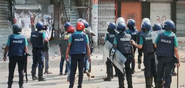 সহিংসতায় জড়িত অভিযোগে হেফাজতের ২০ কর্মী গ্রেপ্তার