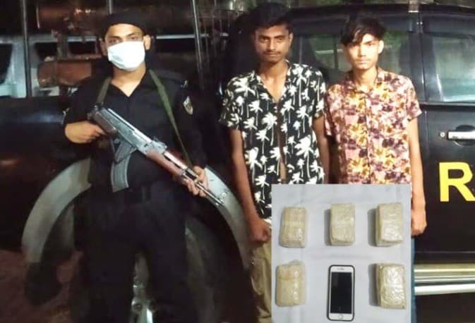 ১০ হাজার ইয়াবাসহ দুই পাচারকারি আটক