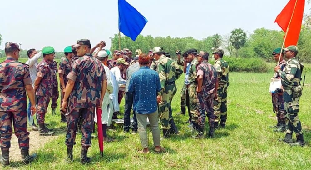 নওগাঁয় সীমান্তে ৫০ বছর পর ৭৫ শতাংশ জমি পেল বাংলাদেশ