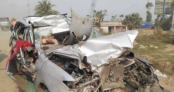 ট্রাকের পেছনে প্রাইভেটকারের ধাক্কা, নিহত ২