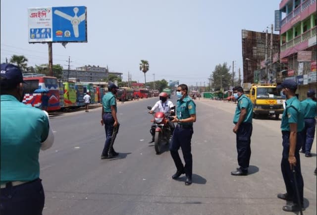লকডাউনে জনশূন্য বরিশাল!