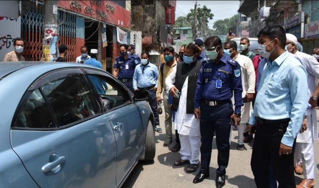 টাঙ্গাইলে লকডাউনে কঠোর অবস্থানে জেলা পুলিশ