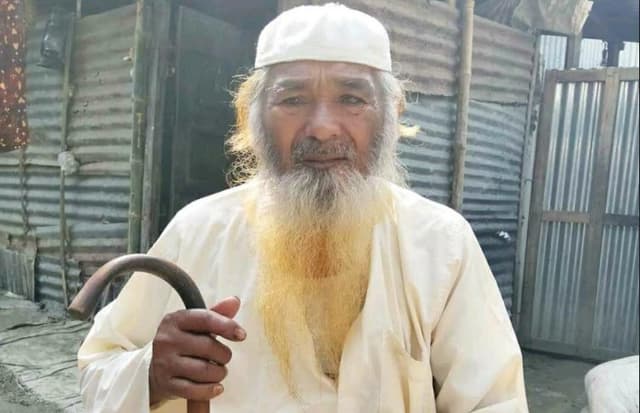 নুন আনতে পান্তা ফুরায় শিক্ষক মুজিবুরের