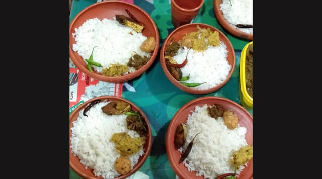 দেবীদ্বার উপজেলা প্রেসক্লাবে পান্তা ইলিশে ইফতার